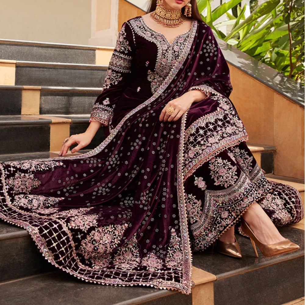 Indian / Pakistani Deep Purple Heavy Embroidered Velvet Palazzo Suit - Picture 2 of 9